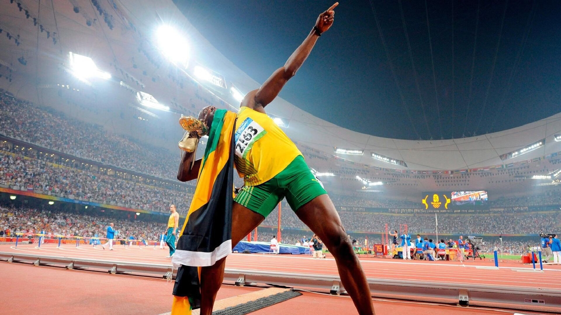 拉亚神扑定乾坤，哥伦比亚新星斩落欧联之王塞维利亚